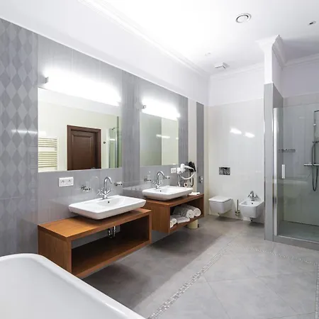 Michael's Palace Отель 4*