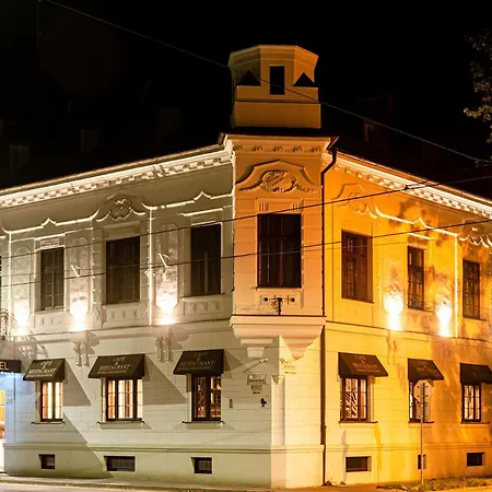 فندق Michael's Palace 4*